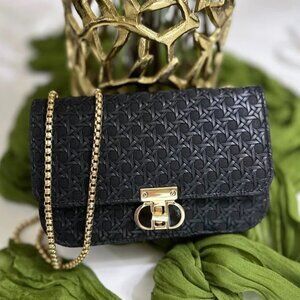 Women's Handbag With Gold Chain And Embossing Size: 7.5x4.5x2.5 inch